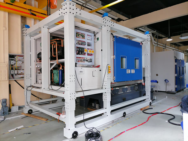 三綜合振動(dòng)試驗(yàn)臺(tái)(圖1) 三綜合振動(dòng)試驗(yàn)臺(tái)(圖1)